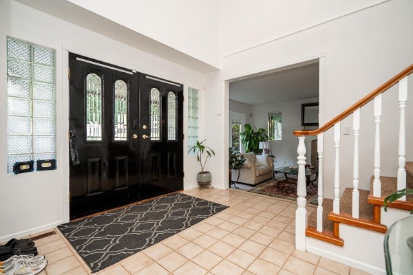 9317 188 Street, Surrey, BC V4N3V1 Photo 5