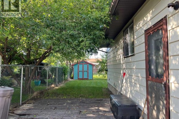 Primary Bedroom - 9318 70a Avenue, Grande Prairie, AB T8V6C9 Photo 3