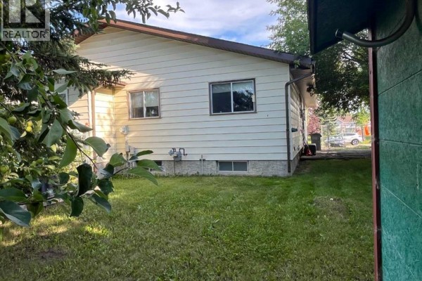 3pc Bathroom - 9318 70a Avenue, Grande Prairie, AB T8V6C9 Photo 5