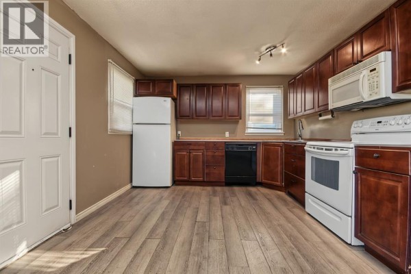 Laundry room - 9319 108 Avenue, Grande Prairie, AB T8V1M6 Photo 4