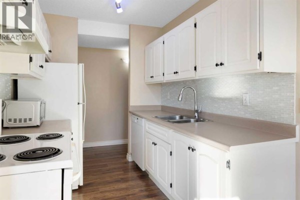 Primary Bedroom - 932, 11620 Elbow Drive Sw, Calgary, AB T2W3L6 Photo 4