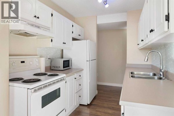 Bedroom - 932, 11620 Elbow Drive Sw, Calgary, AB T2W3L6 Photo 5
