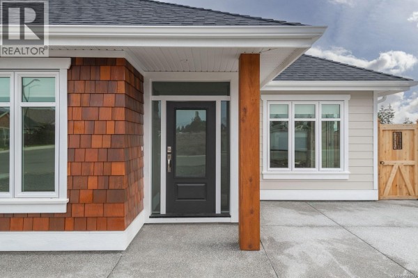 Pantry - 932 Ridgeline Blvd, Parksville, BC X1X1X1 Photo 2