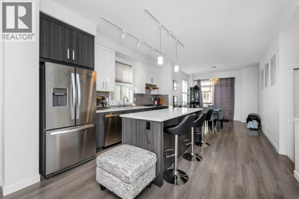 Living room - 932 Sherwood Boulevard Nw, Calgary, AB T3R1M9 Photo 4