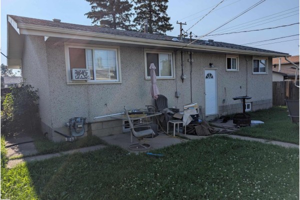 Bedroom 2 - 9325 168 St Nw, Edmonton, AB T5R2W1 Photo 2