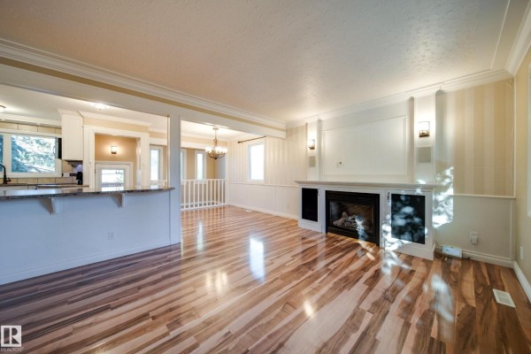 Dining room - 9326 150 St Nw, Edmonton, AB T5R1G6 Photo 2