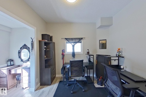 Dining room - 9328 106a Av Nw, Edmonton, AB T5H0S7 Photo 2