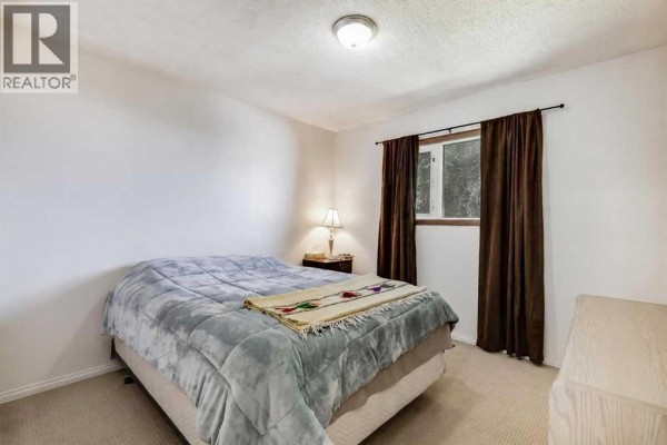 Primary Bedroom - 933 Marcombe Drive Ne, Calgary, AB T2A3H2 Photo 5