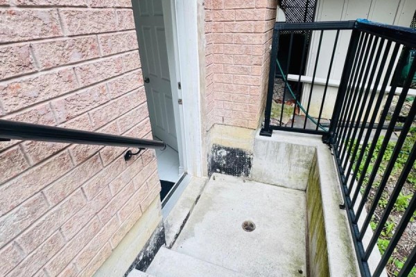 Bedroom 2 - 933 Red Deer Avenue, Oshawa, ON L1K0C4 Photo 4