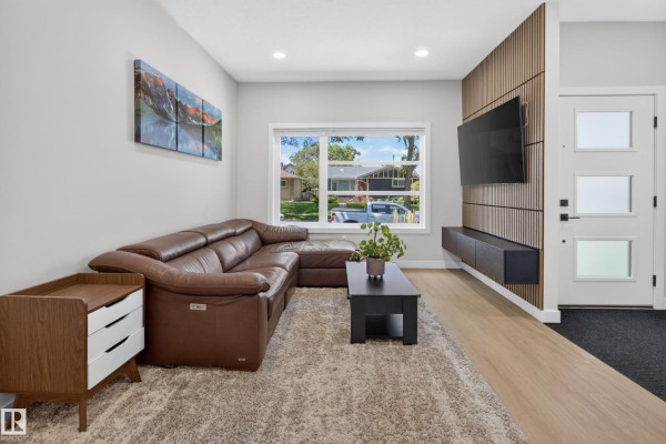 Den - 9333 148 St Nw, Edmonton, AB T5R1A5 Photo 4