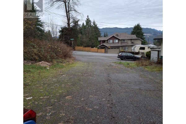 934-938 Clarke Road, Port Moody, BC V3H1M2 Photo 4