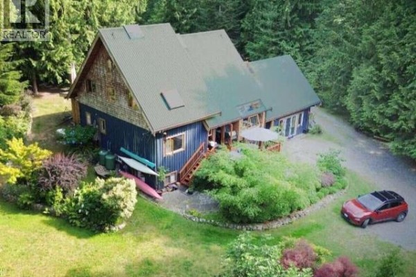 Kitchen - 9340 Malaspina Rd, Powell River, BC V8A0G2 Photo 4