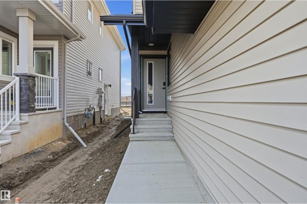Kitchen - 935 18 Av Nw, Edmonton, AB T6T2X3 Photo 3