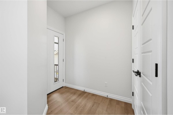 Primary Bedroom - 935 18 Av Nw, Edmonton, AB T6T2X3 Photo 4