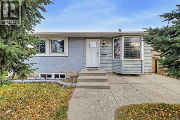 935 Madeira Way Ne, Calgary