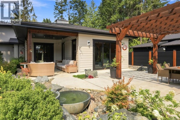935 Meadowlark Pl, Qualicum Beach, BC, photo 2