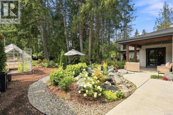 935 Meadowlark Pl, Qualicum Beach, BC, photo 3