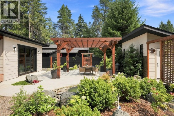 935 Meadowlark Pl, Qualicum Beach Residential For Sale $1,499,900