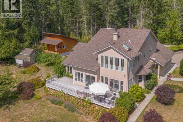 9350 Malaspina Rd, Powell River, BC, photo 2