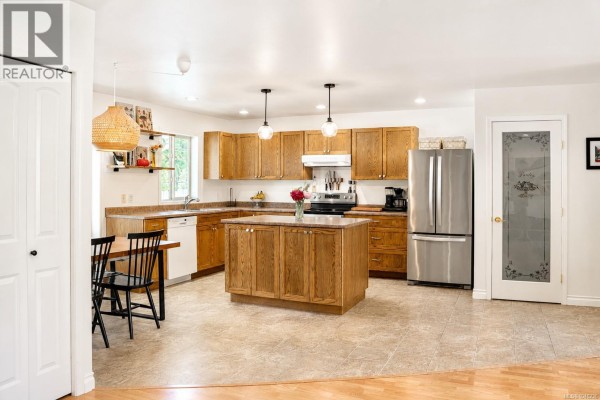 Laundry room - 9351 Central Lake Rd, Port Alberni, BC V9Y8Z1 Photo 4