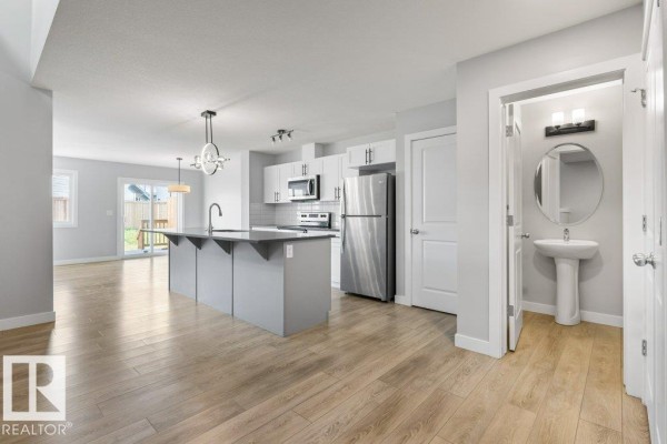 Kitchen - 9355 Pear Link Li Sw, Edmonton, AB T6X2V9 Photo 3