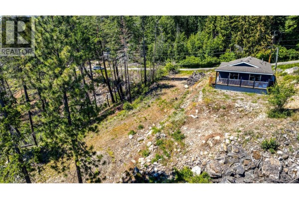 9359 Keithley Road, Vernon, BC V1H2C8 Photo 4