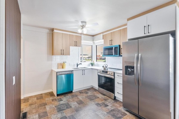 Recreation room - 936 Lagimodiere Boulevard, Winnipeg, MB R3J0V4 Photo 5