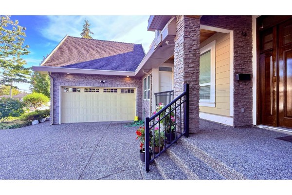 9361 124 Street, Surrey, BC V3V4S2 Photo 4