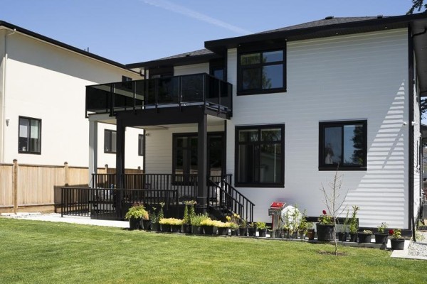 937 160b Street, Surrey, BC V4A9A7 Photo 3