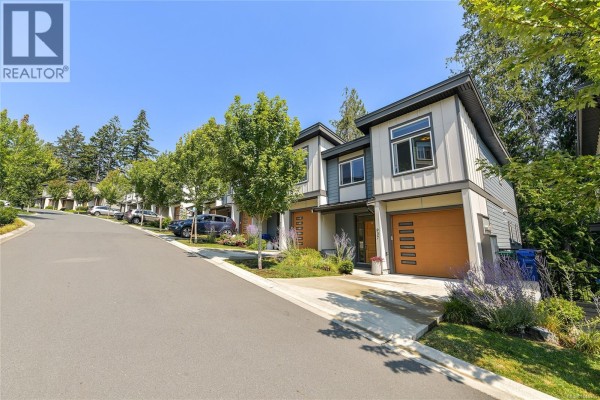937 Echo Valley Pl, Langford