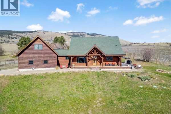 Kitchen - 9371 6 Highway, Coldstream, BC V1B3B5 Photo 5