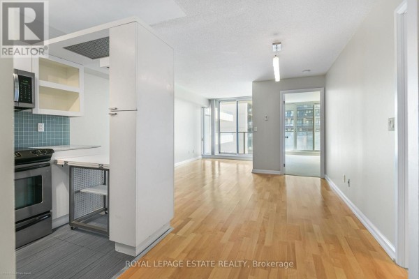 Kitchen - 938 - 111 Elizabeth Street, Toronto, ON M5G1P7 Photo 3