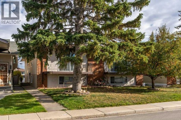 Bedroom - 938 41 Street Sw, Calgary, AB T3C1X2 Photo 3