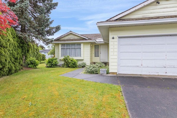 9381 139 Street, Surrey, BC V3V7K9 Photo 3