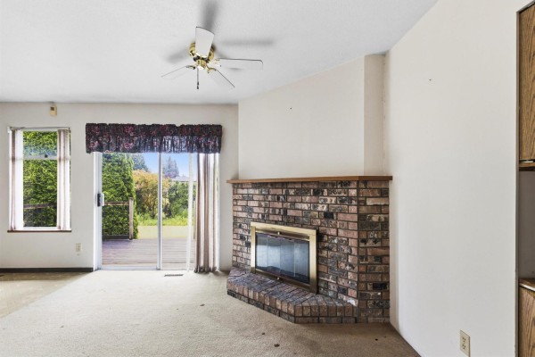 9381 139 Street, Surrey, BC V3V7K9 Photo 4