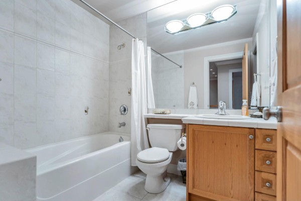 9385 173a Street, Surrey, BC V4N6H6 Photo 2
