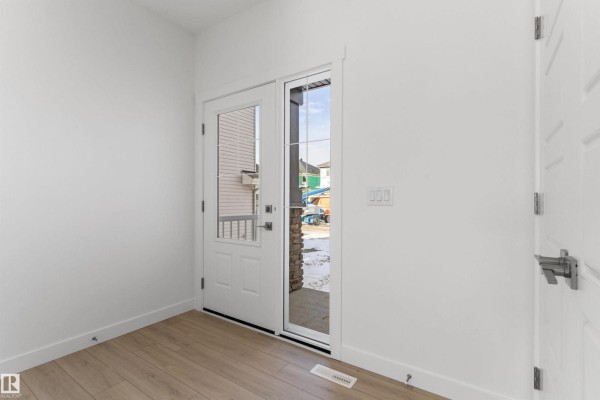 939 18 Av Nw, Edmonton, AB, photo 3