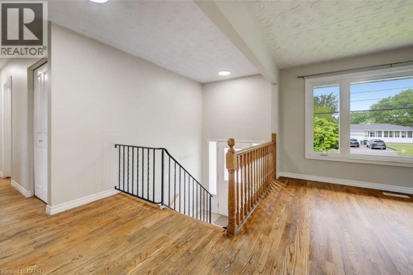 Living room - 939 Strasburg Road, Kitchener, ON N2E1T6 Photo 5