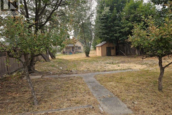 94 1st   Nw Avenue, Nakusp, BC, photo 2