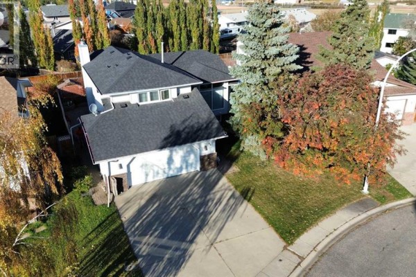 Kitchen - 94 Athabasca Crescent, Crossfield, AB T0M0S0 Photo 2