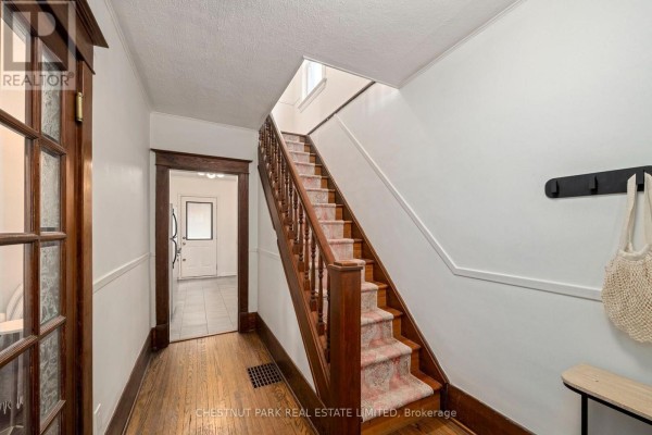 Kitchen - 94 Briscoe Street E, London South, ON N6C1X2 Photo 5