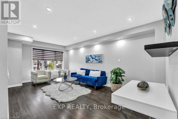94 Crafter Crescent, Hamilton, ON L8J2V5 Photo 3