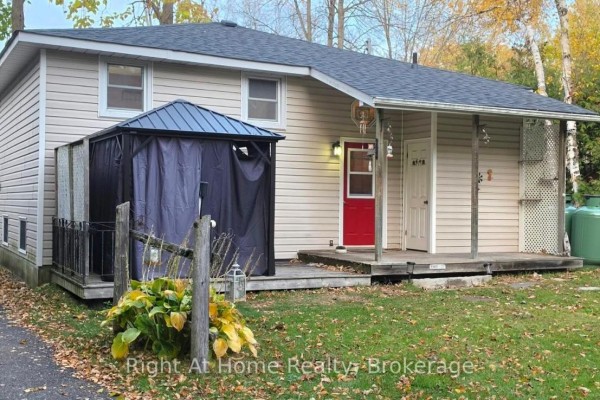 Bedroom 2 - 94 Davidge Drive, Scugog, ON L9L1B6 Photo 5