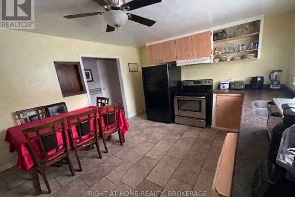 Primary Bedroom - 94 Haynes Avenue, St  Catharines, ON L2R3Z6 Photo 3