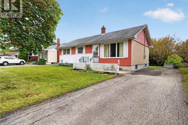 94 Jacobson Avenue, St  Catharines, ON L2T3A3 Photo 2