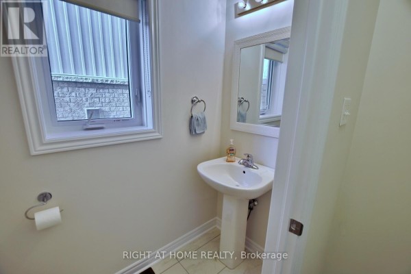 Laundry room - 94 Kirby Avenue, Collingwood, ON L9Y4B6 Photo 5