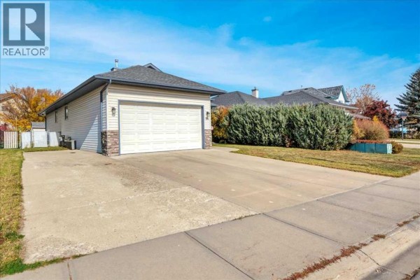 Bedroom - 94 Parklane Drive, Strathmore, AB T1P1R2 Photo 3