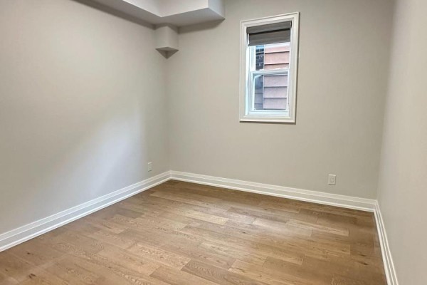 94 Saint Clarens Avenue, Toronto, ON M6K2S5 Photo 5