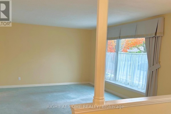 Kitchen - 94 Southdale Drive, Markham, ON L3P1K2 Photo 3