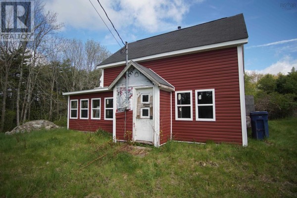 Den - 94 Transvaal Street, Shelburne, NS B0T1W0 Photo 3